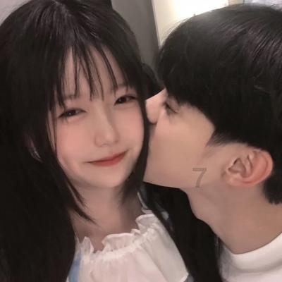 2024微博之夜红毯造型，女明星的高定拼杀，有人性感有人失手